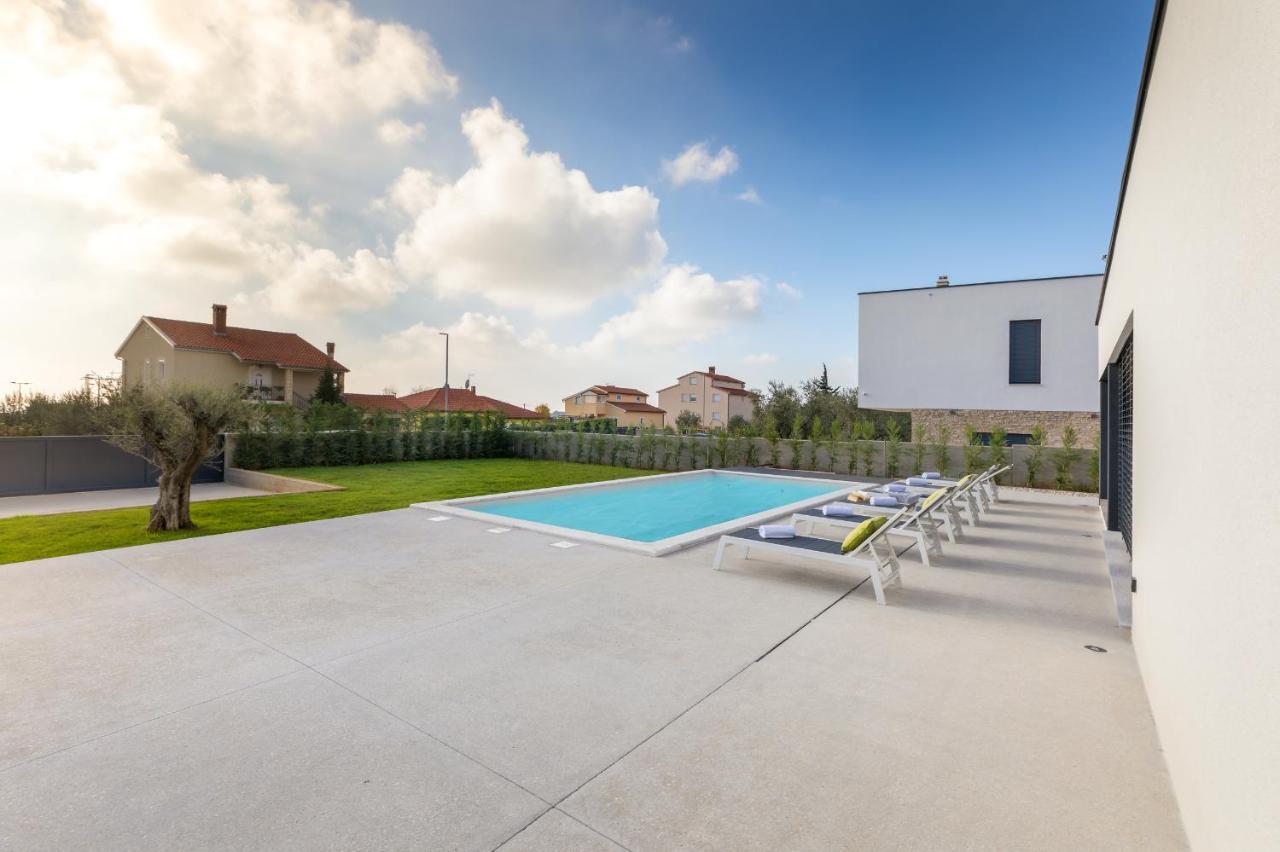 Amazing Private Villa With Outdoor Swimming Pool In Vodnjan Eksteriør bilde