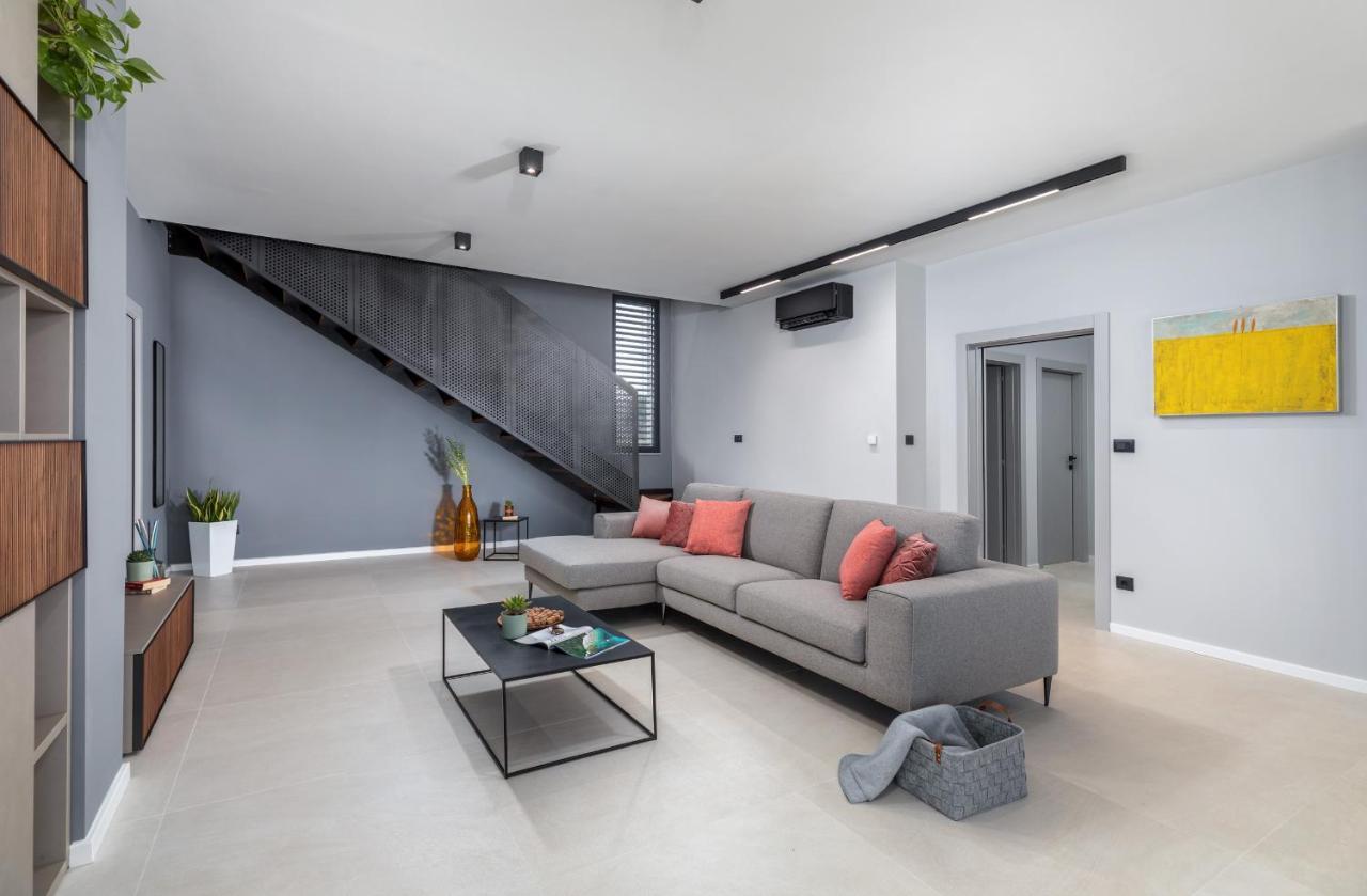 Amazing Private Villa With Outdoor Swimming Pool In Vodnjan Eksteriør bilde